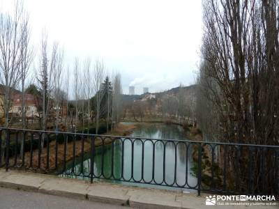 Monumento Natural Tetas de Viana - Trillo; mochilas trekking